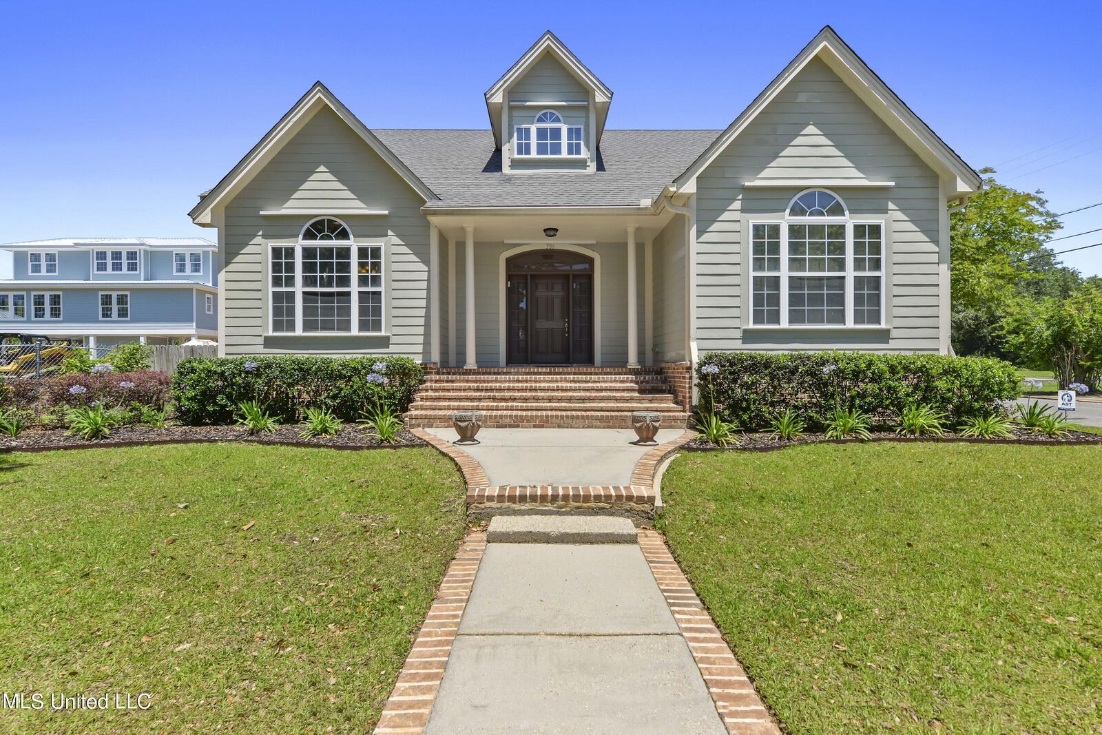 Property Photo:  386 Meaut Street  MS 39530 