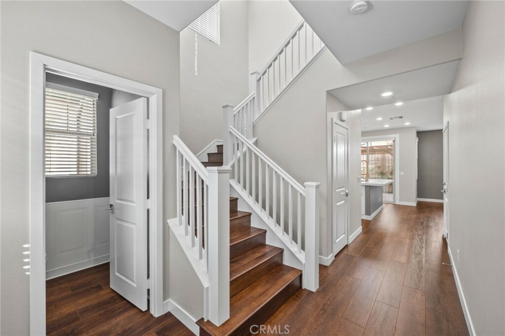 Property Photo: 7323 Wisteria Ln CA 90602