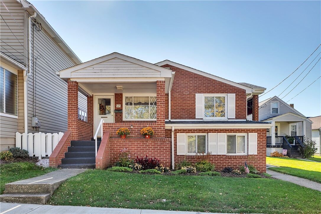 Property Photo: 525 Sycamore St PA 15690