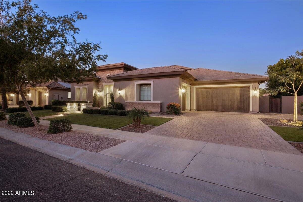 Property Photo: 254 W Grand Canyon Drive AZ 85248