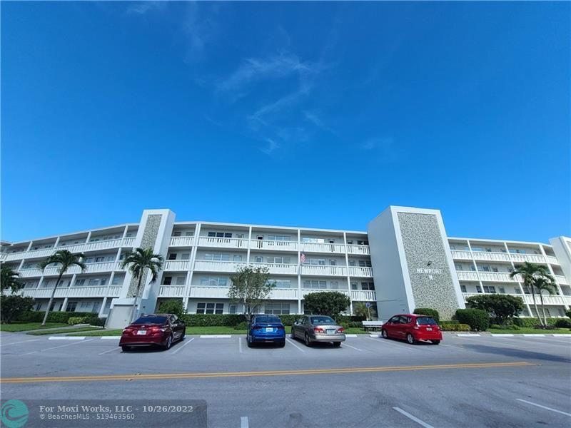 Property Photo: 1043 N Newport 1043 FL 33442