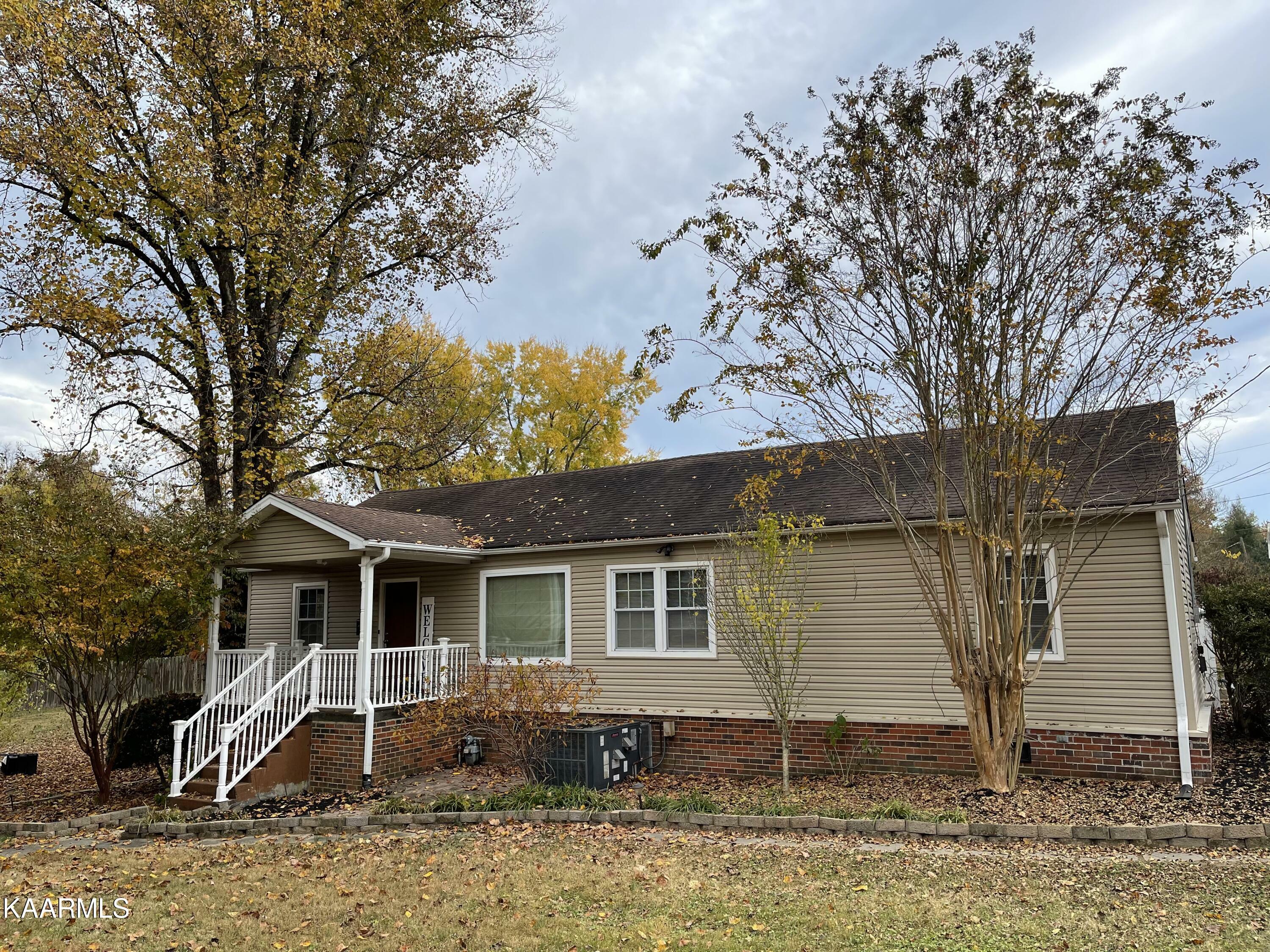 Property Photo:  237 Hillside Rd  TN 37830 