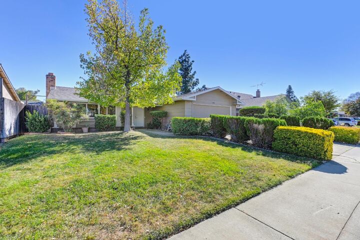 3921 Smithfield Way  Sacramento CA 95826 photo