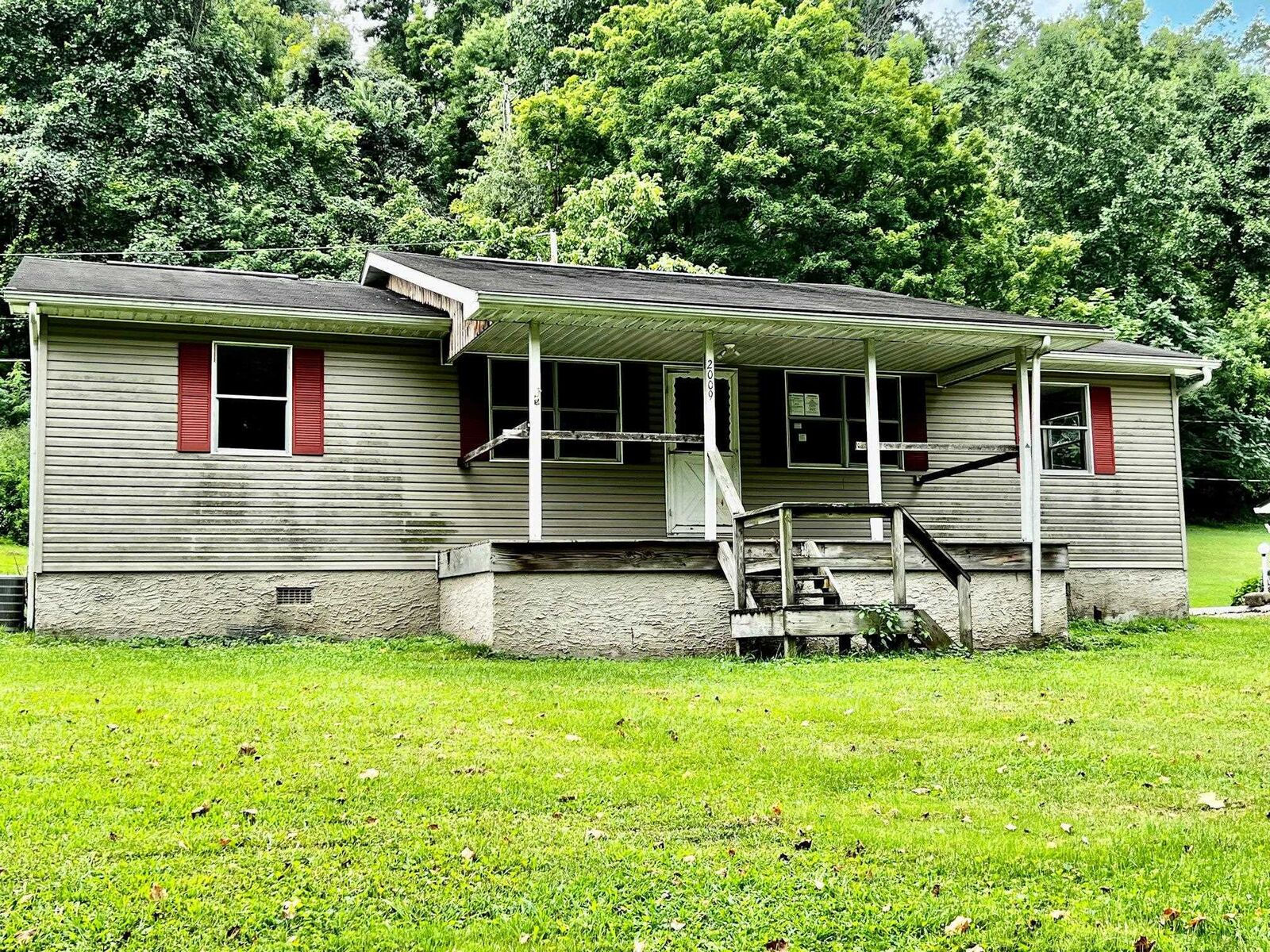 Property Photo: 2009 County Road 31 OH 45619
