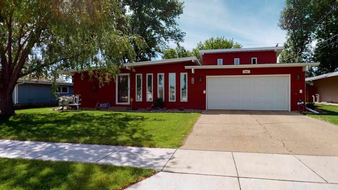 Property Photo: 602 20th St SW ND 58701