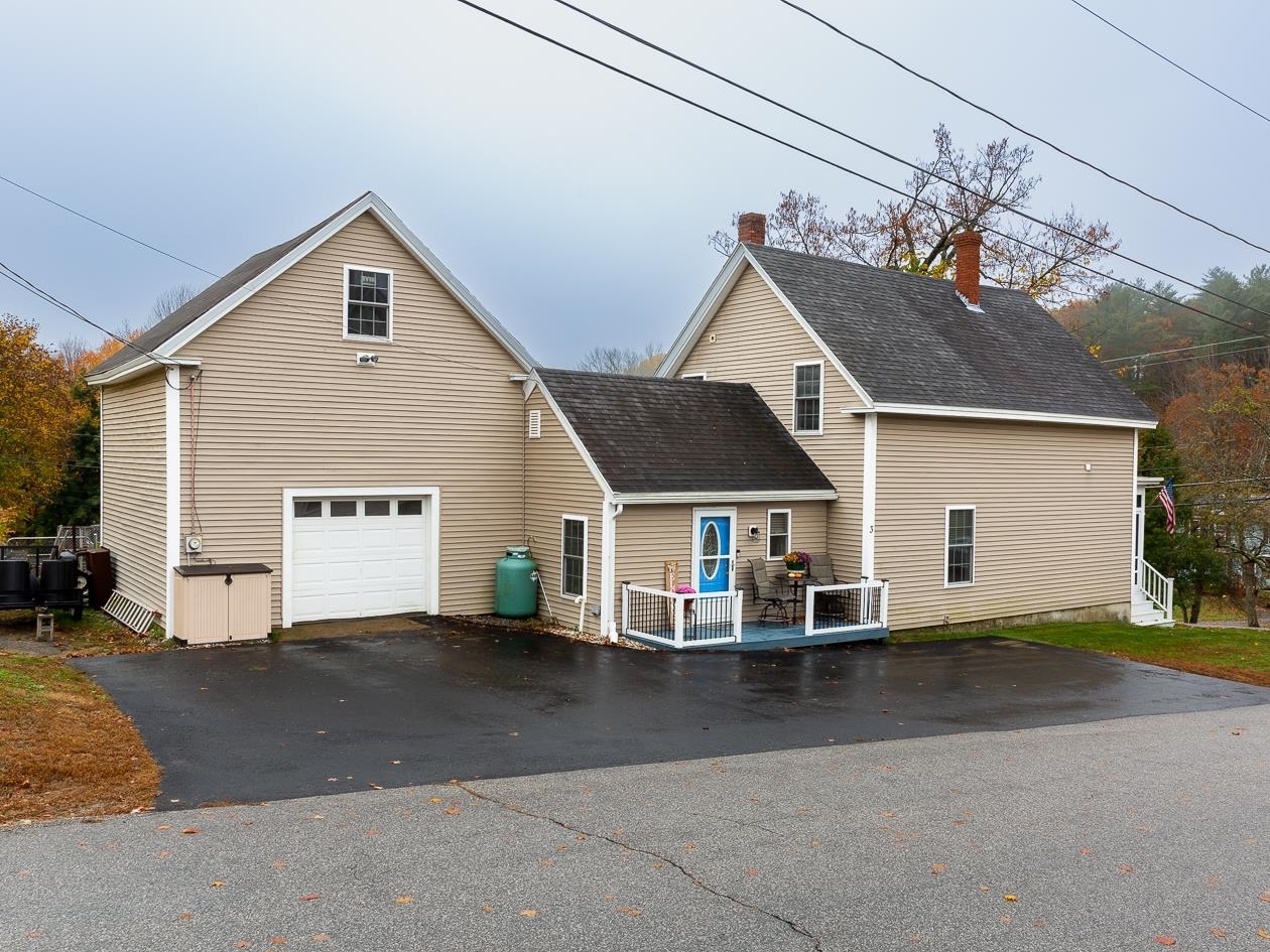 Property Photo:  3 High Street  NH 03042 
