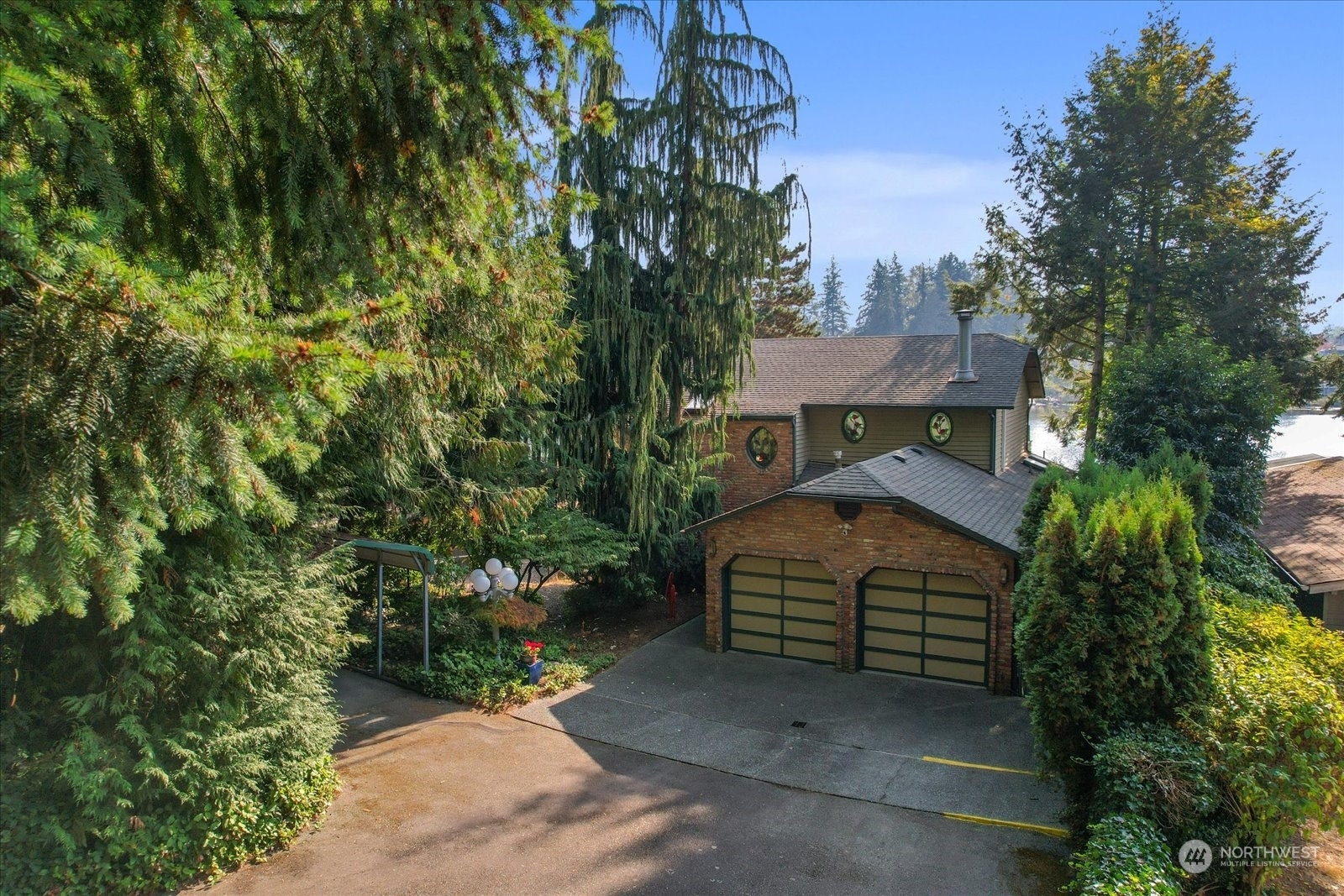 Property Photo:  1508 N Lake Stickney Drive  WA 98087 