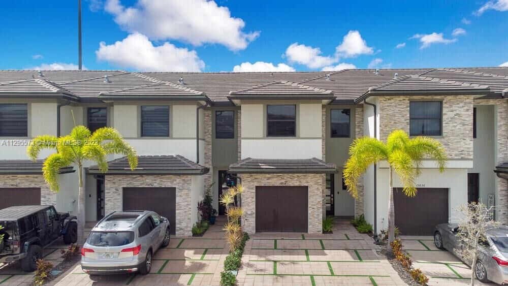 Property Photo:  15854 NW 91st Ct  FL 33018 