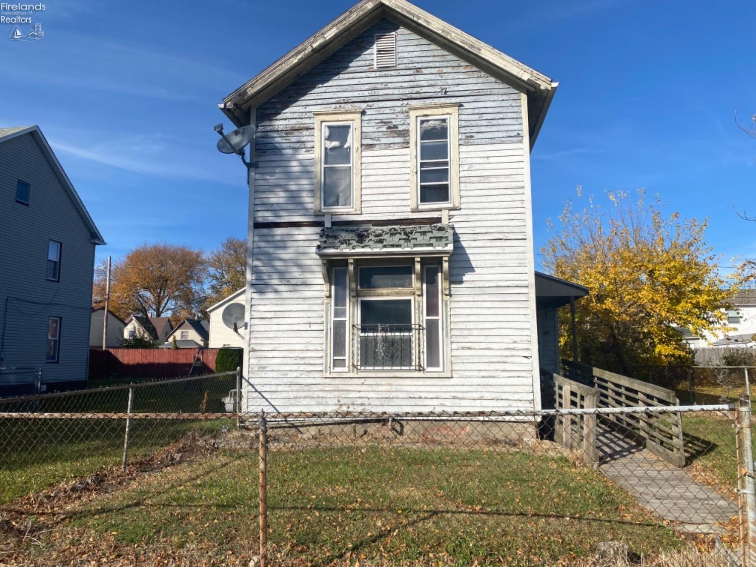 Property Photo: 920 Indiana Avenue OH 43607