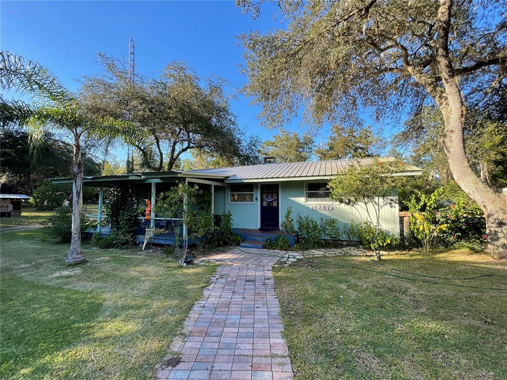 Property Photo: 16287 NE 154th Place FL 32134