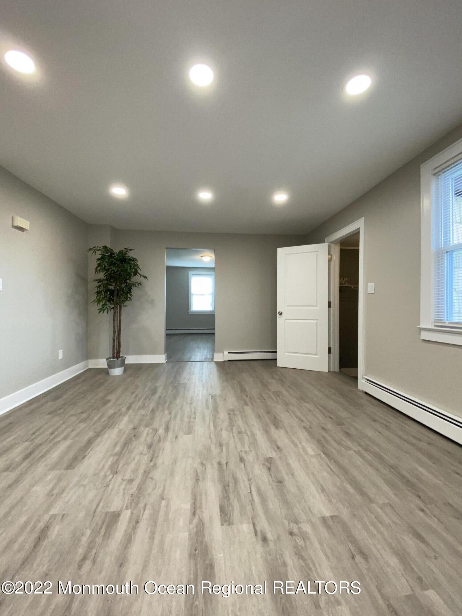 Property Photo:  176 Central Avenue  NJ 08840 