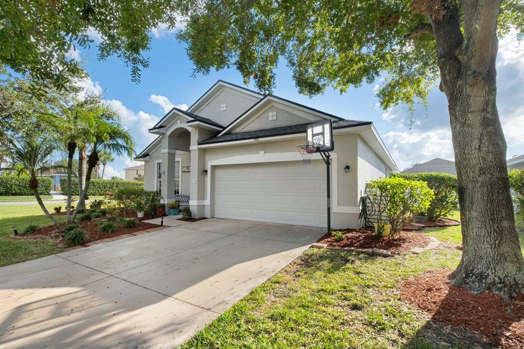 Property Photo:  5011 Elmhurst Lane  FL 34221 