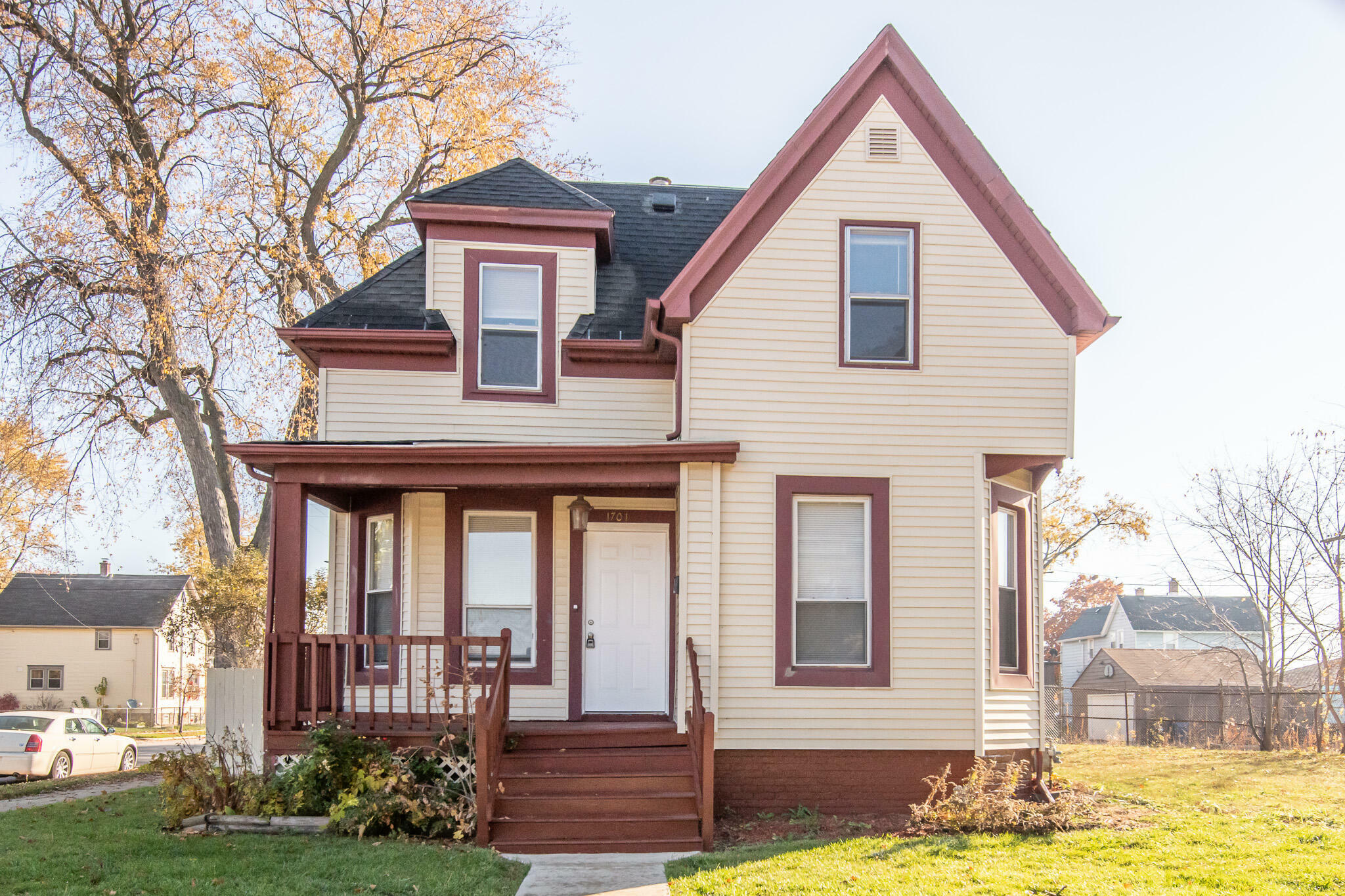 Property Photo:  1701 Holmes Ave  WI 53405 