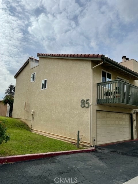 Property Photo:  85 Tennessee Street C  CA 92373 