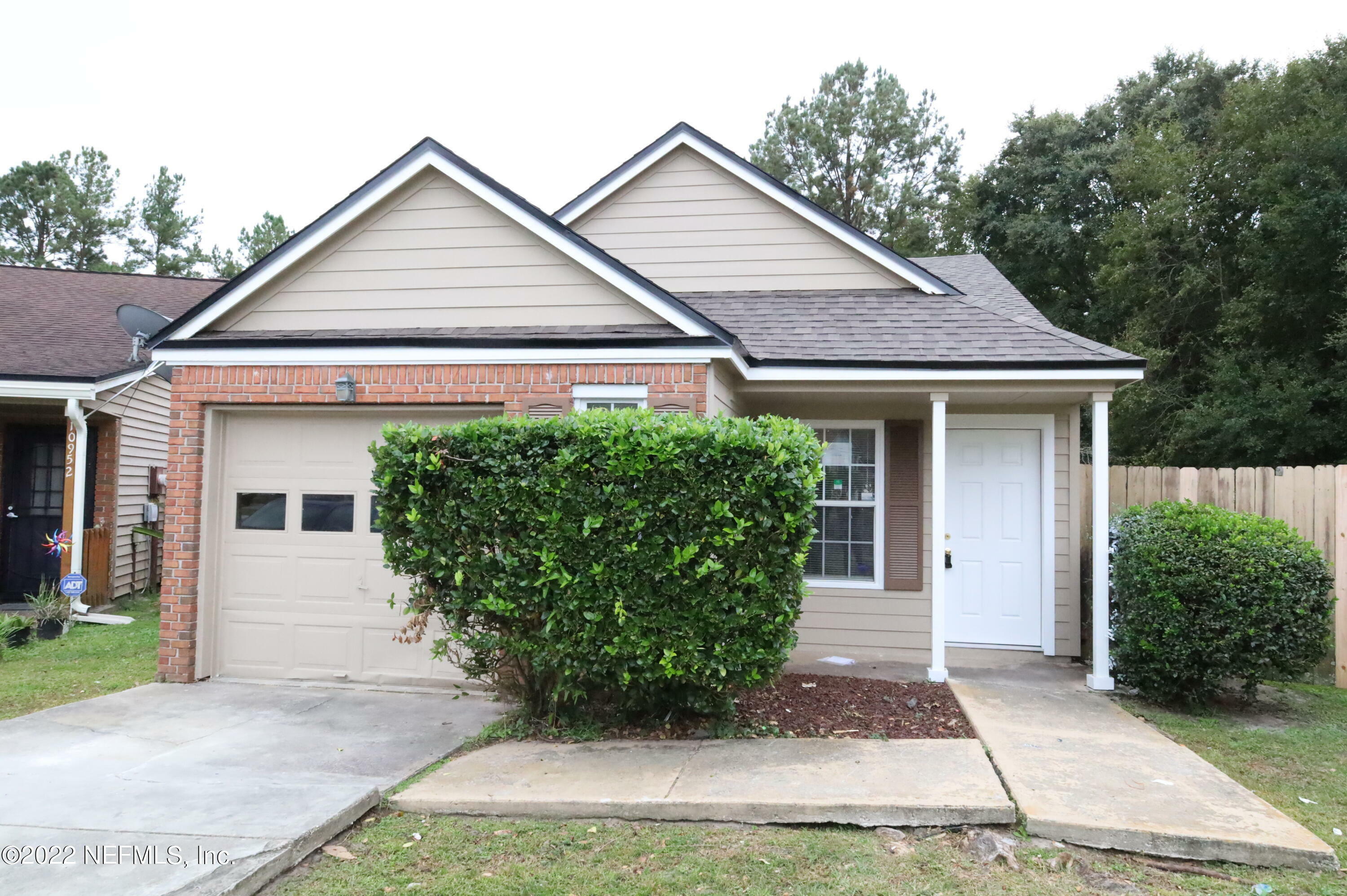 Property Photo:  10956 Traci Lynn Drive  FL 32218 