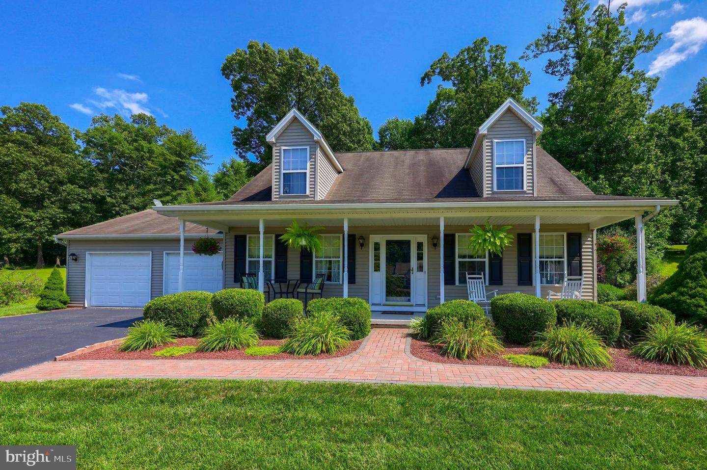 Property Photo: 1803 Pin Oak Drive PA 17362