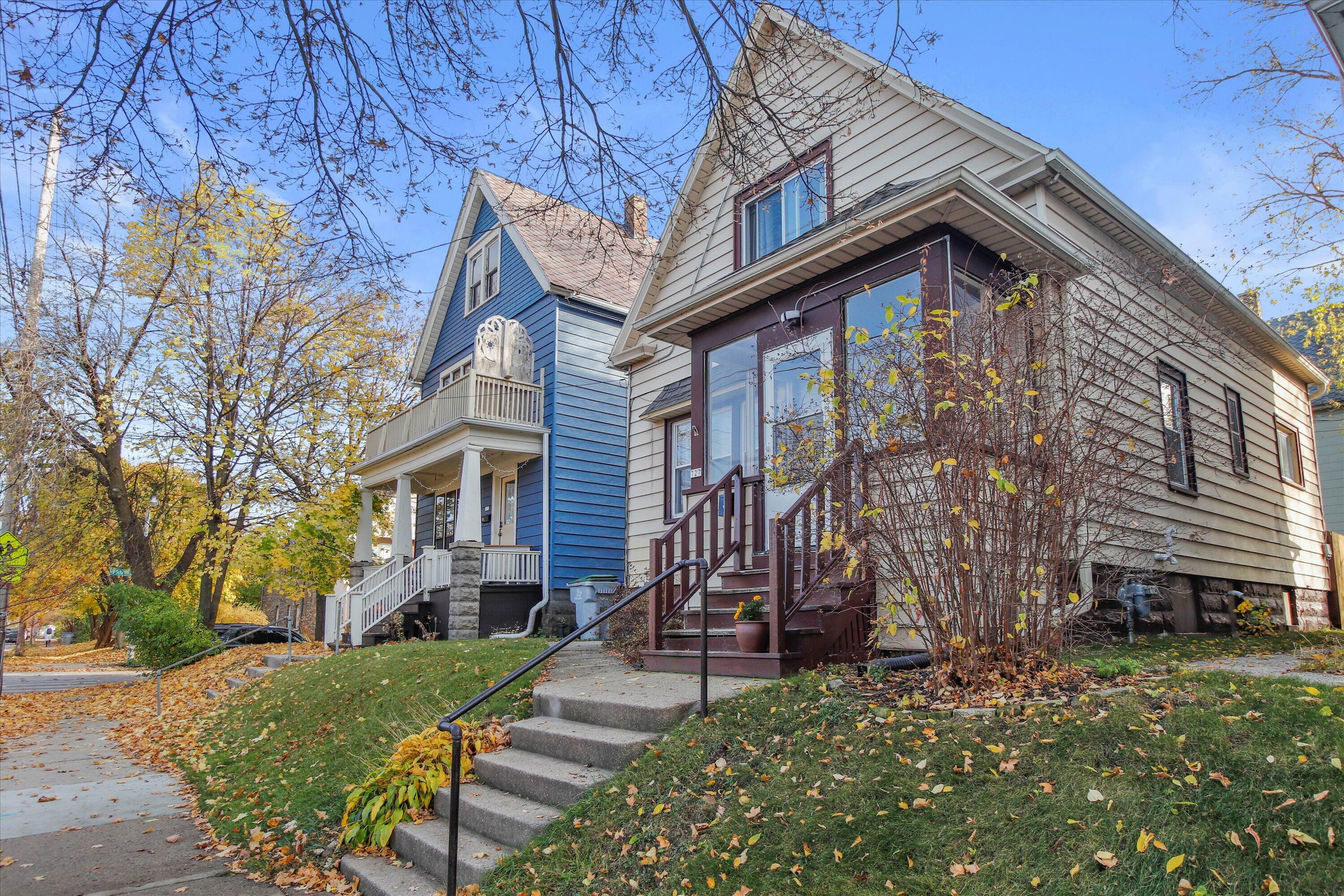 Property Photo: 727 E Chambers St WI 53212