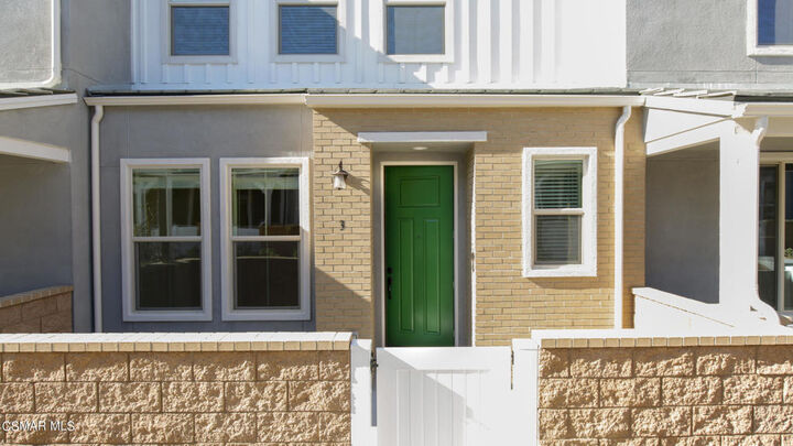 Property Photo:  110 Red Brick Drive 3  CA 93065 