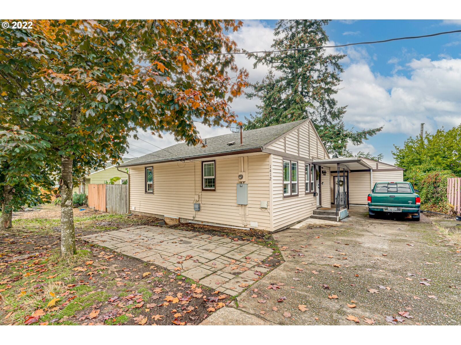 Property Photo: 1412 Grand Blvd WA 98661