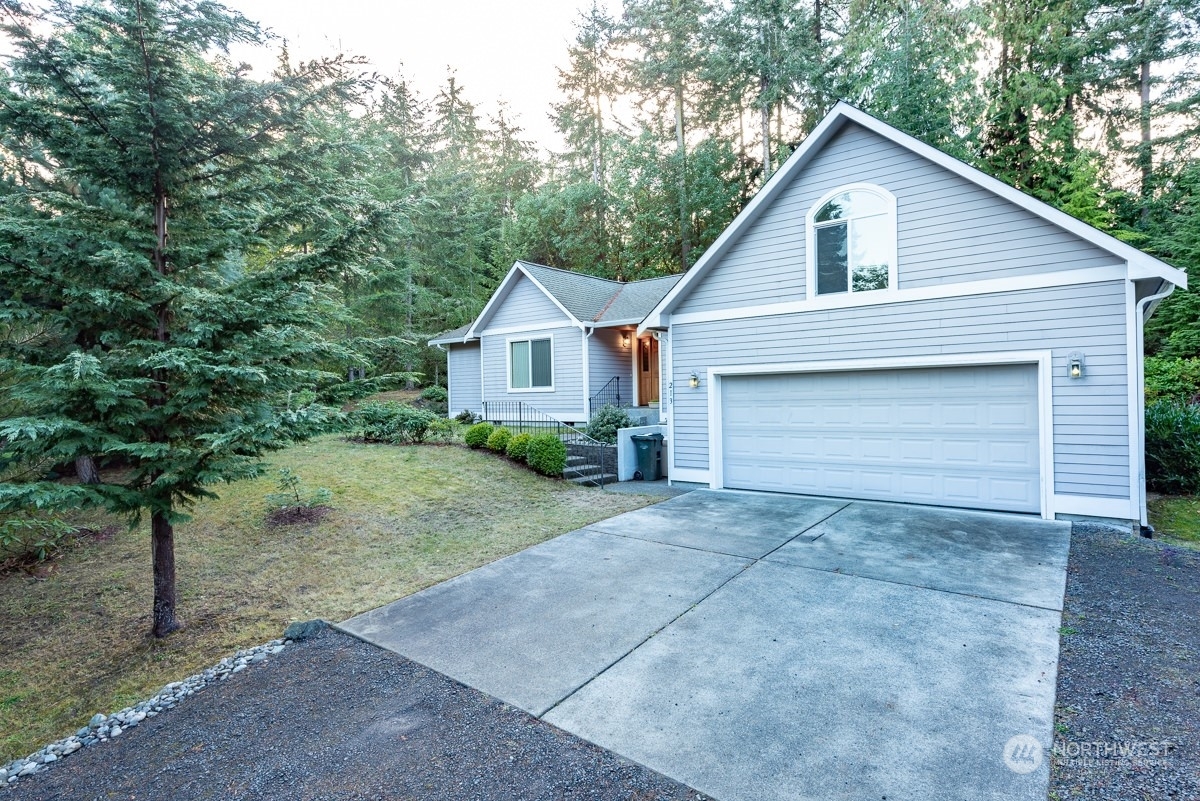 Property Photo:  213 Fleming Drive  WA 98382 