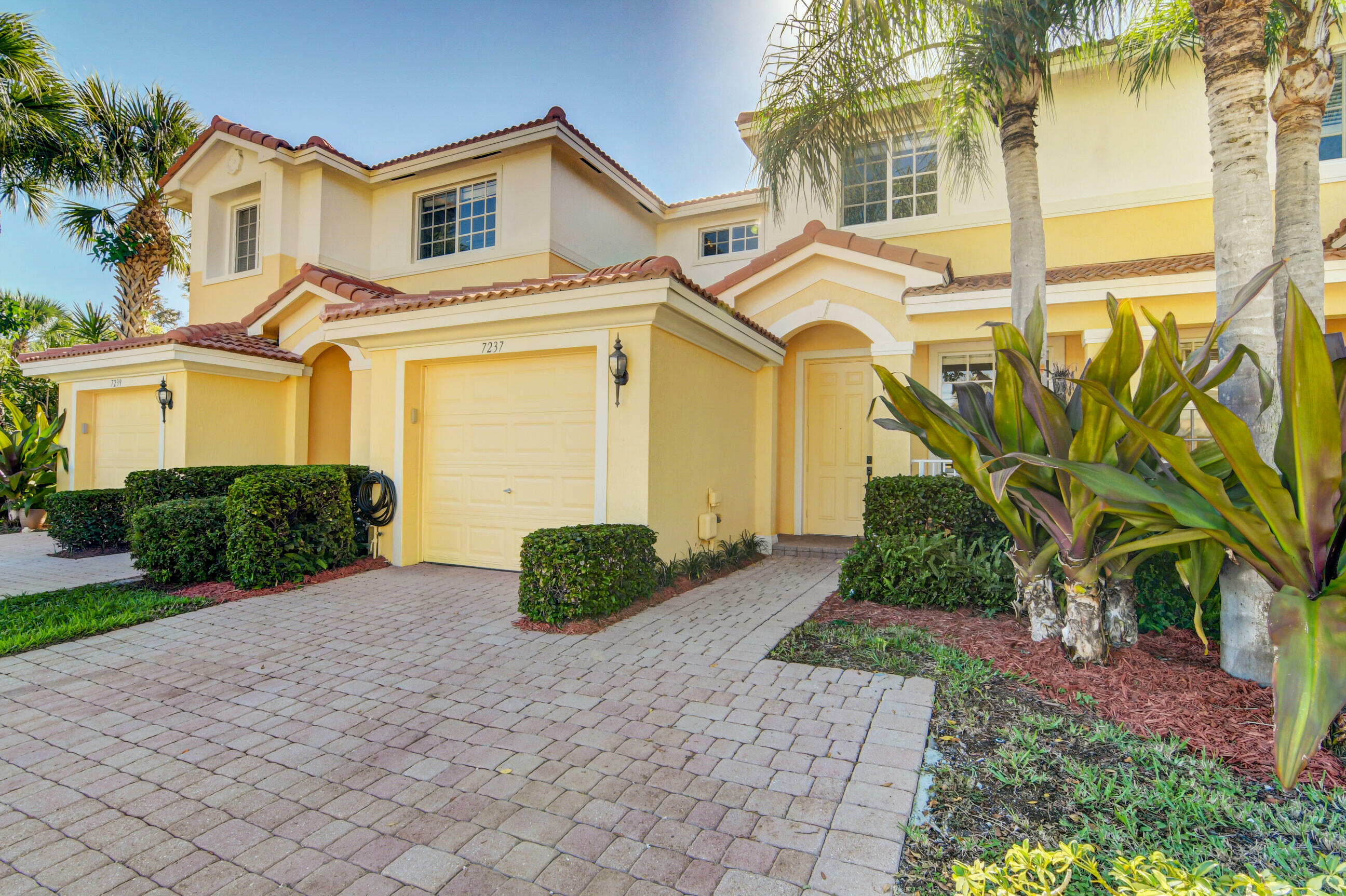 Property Photo:  7237 Briella Drive  FL 33437 