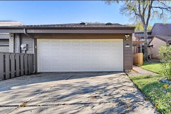 738 Oakwood Trail  Fort Worth TX 76112 photo