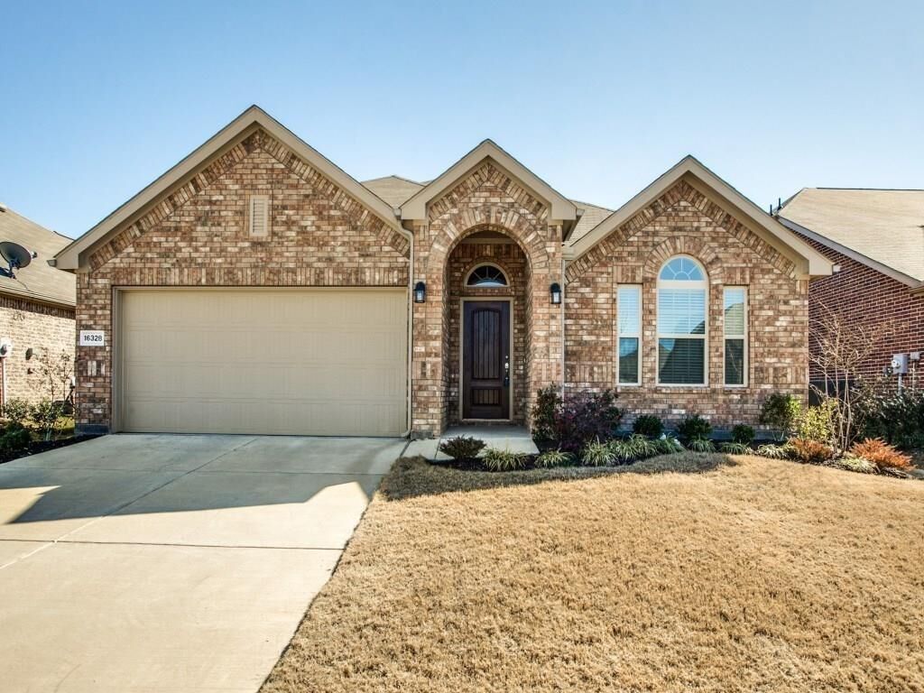 Property Photo: 16328 Amistad Avenue TX 75078