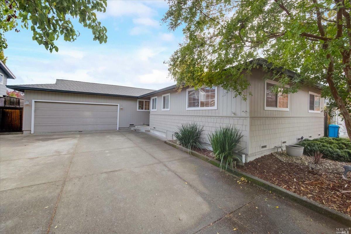 Property Photo: 2238 Cheyenne Drive CA 95405