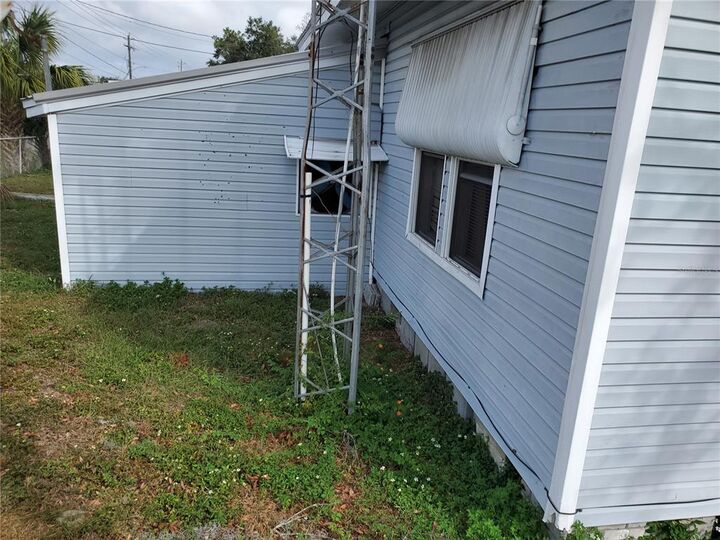 Property Photo: 611 N Lincoln Avenue FL 33815