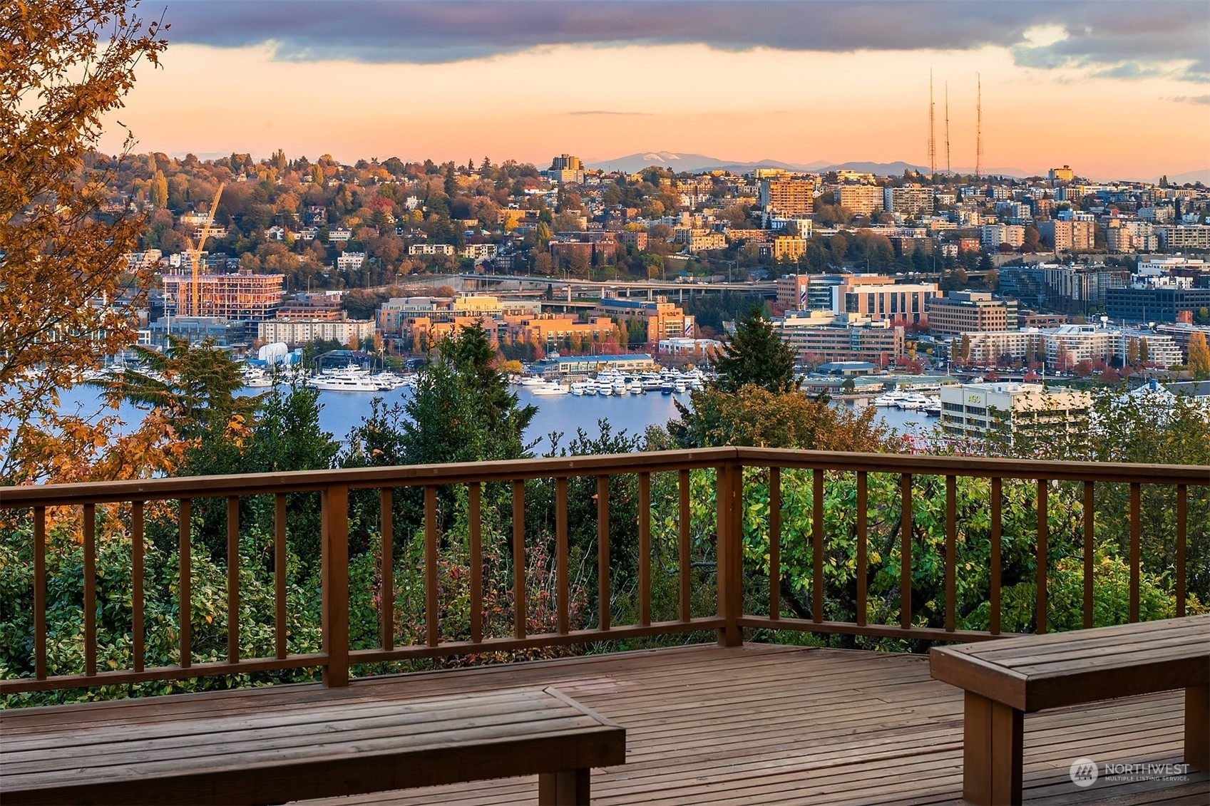 Property Photo: 1612 5th Avenue N WA 98109