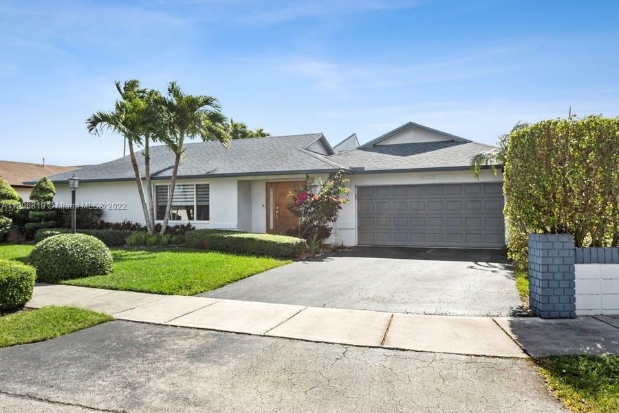 Property Photo:  11630 SW 99th St  FL 33176 