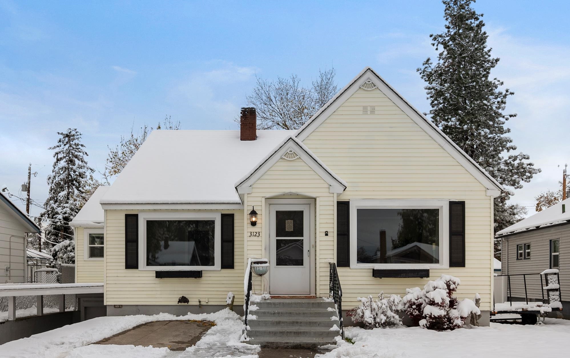 Property Photo: 3123 W Garland Ave WA 99205