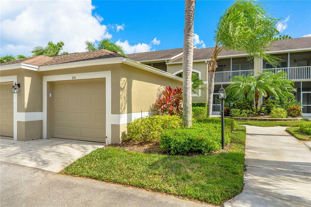 Property Photo:  5221 Mahogany Run Avenue 213  FL 34241 