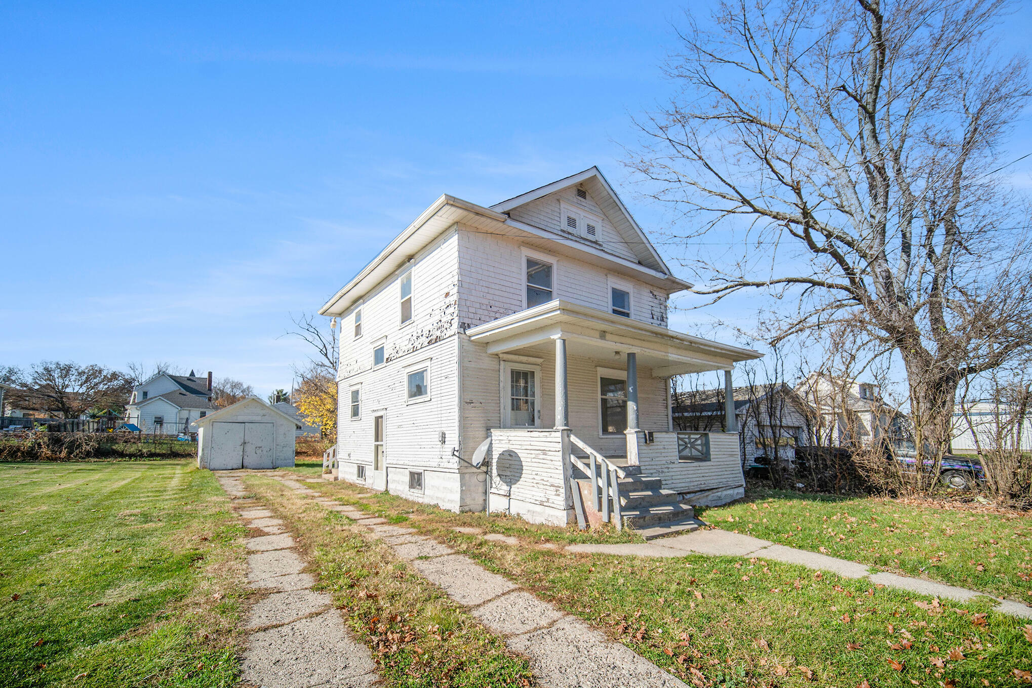 Property Photo:  208 S Dwight Street  MI 49203 