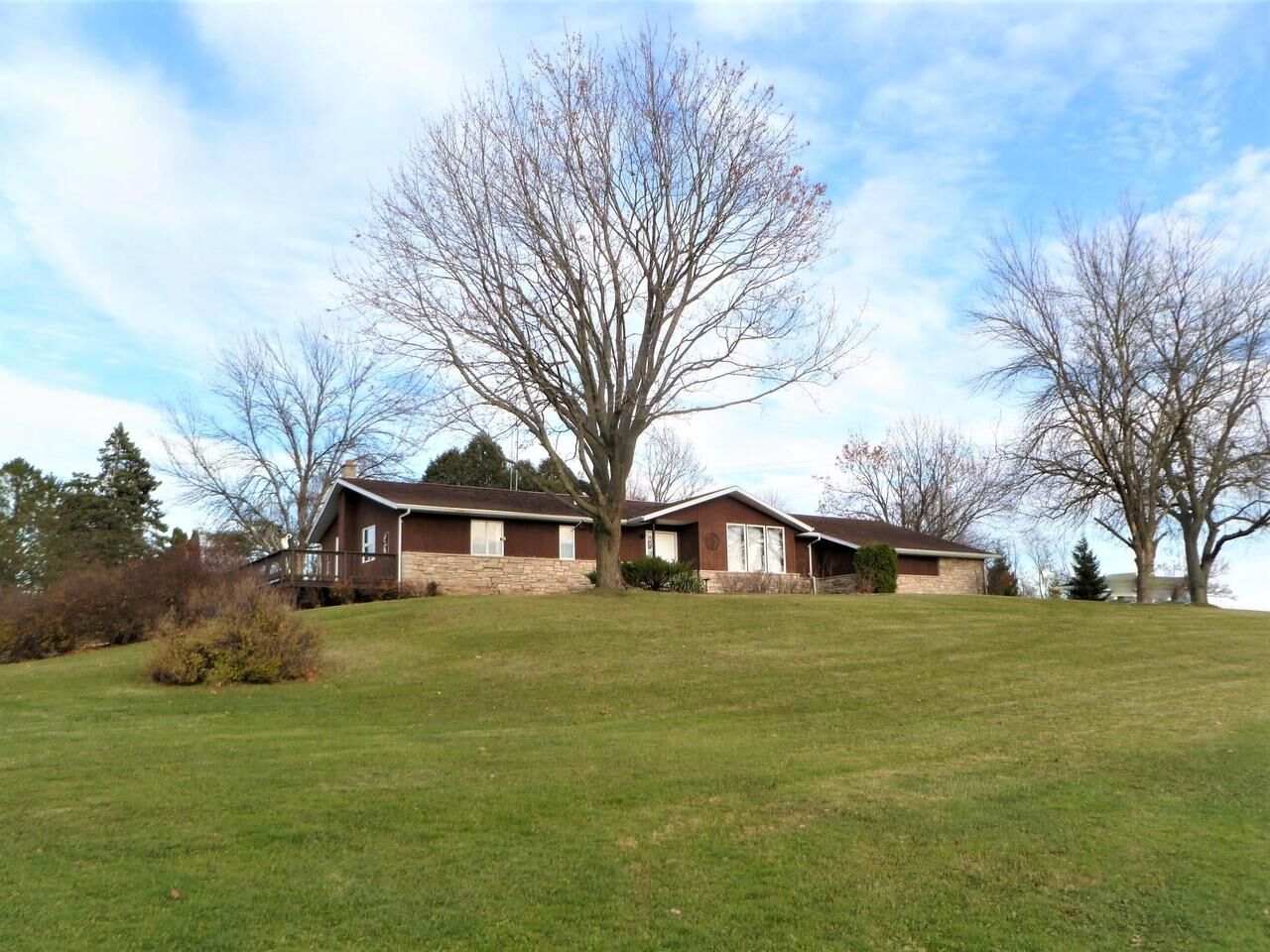 Property Photo:  W10425 Church Rd  WI 53963 
