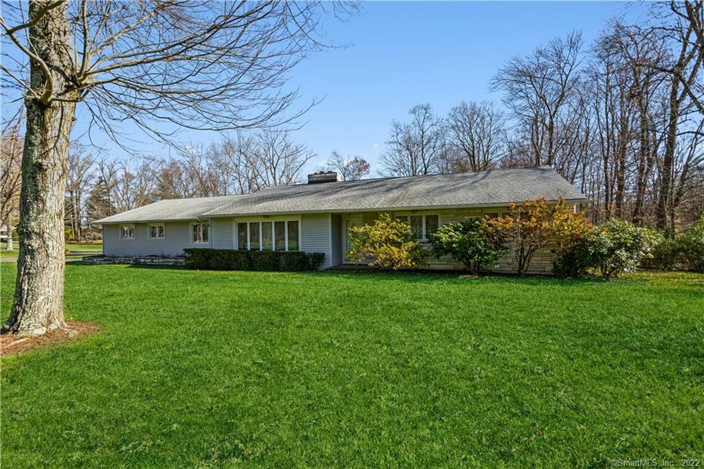 Property Photo: 26 Lindencrest Drive CT 06811