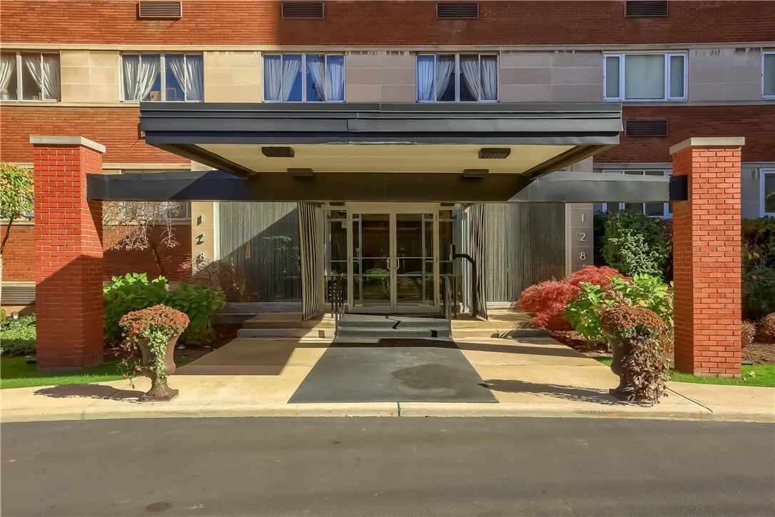 Property Photo: 128 N Craig St 308 PA 15213