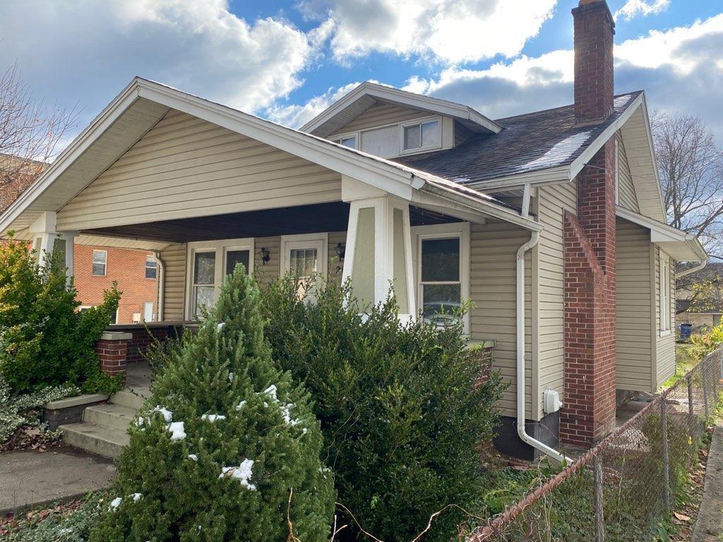 Property Photo: 217 Mary St IN 47025