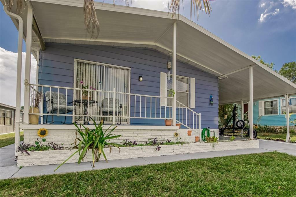 Property Photo:  1008 Pine Ridge Drive  FL 33809 