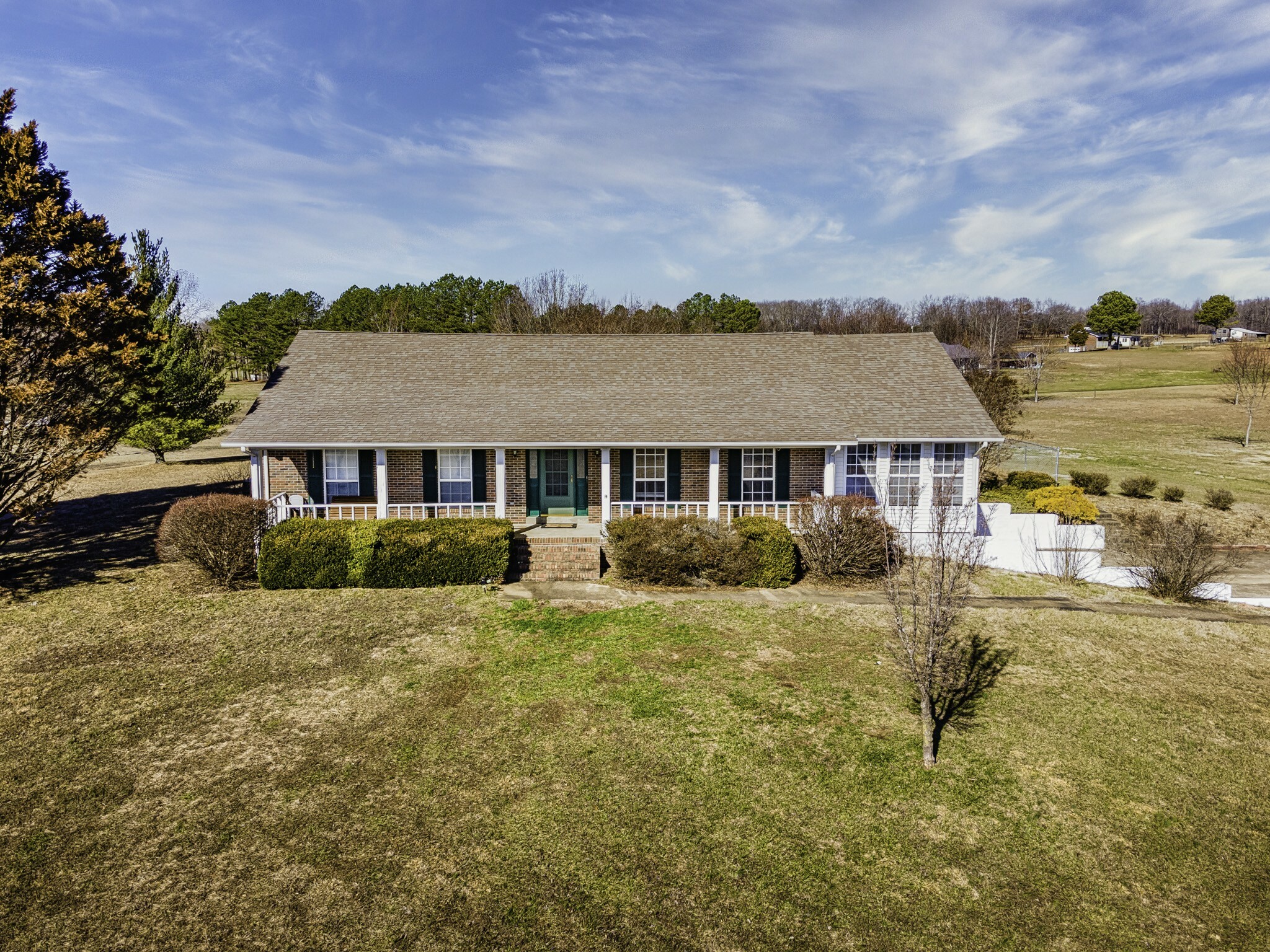 Property Photo:  913 Grandmere Rd  TN 38464 