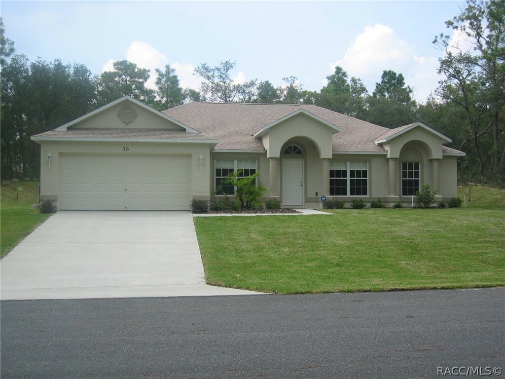 Property Photo:  36 Fringetree Street  FL 34446 