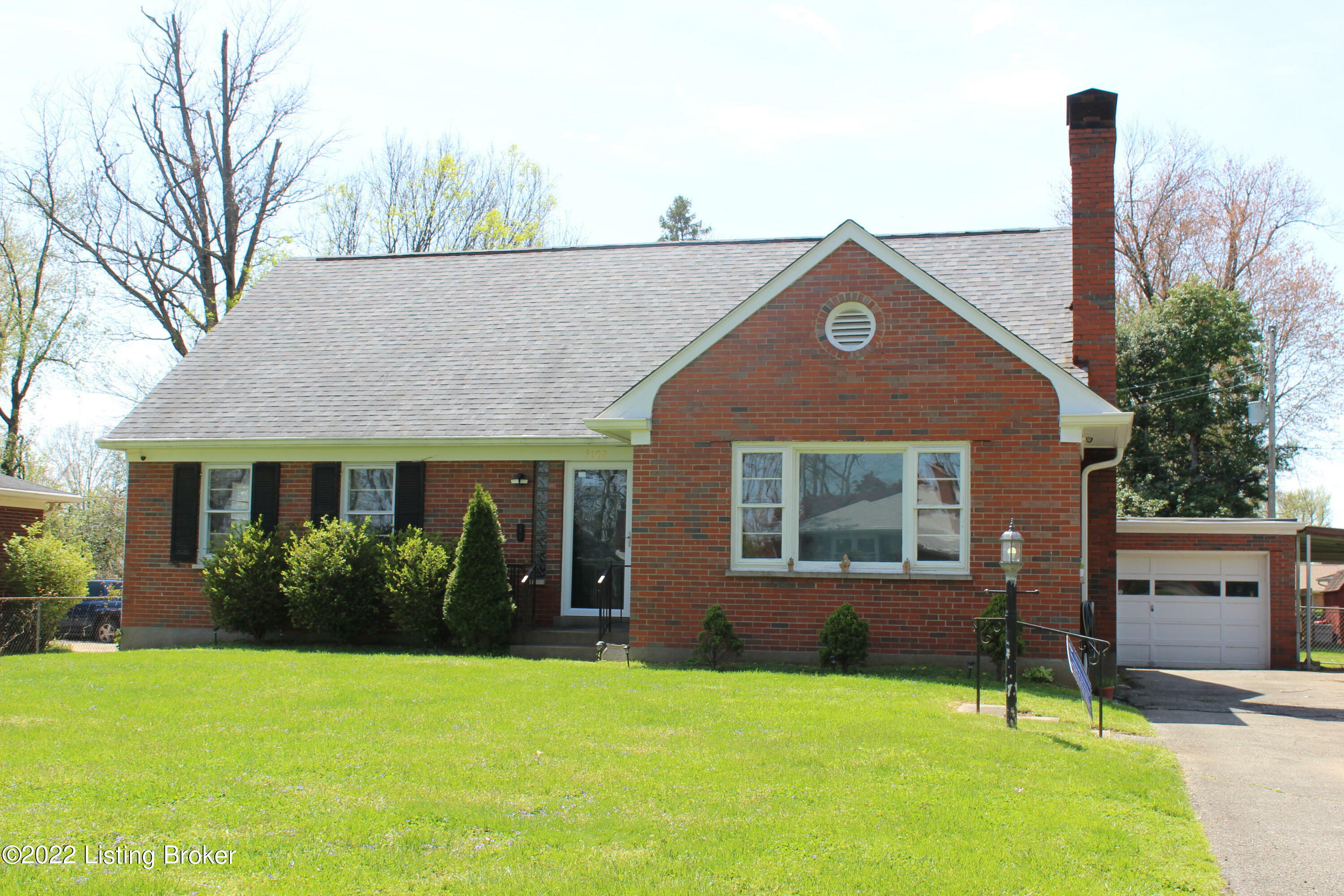 Property Photo:  3102 Sherbrooke Rd  KY 40205 