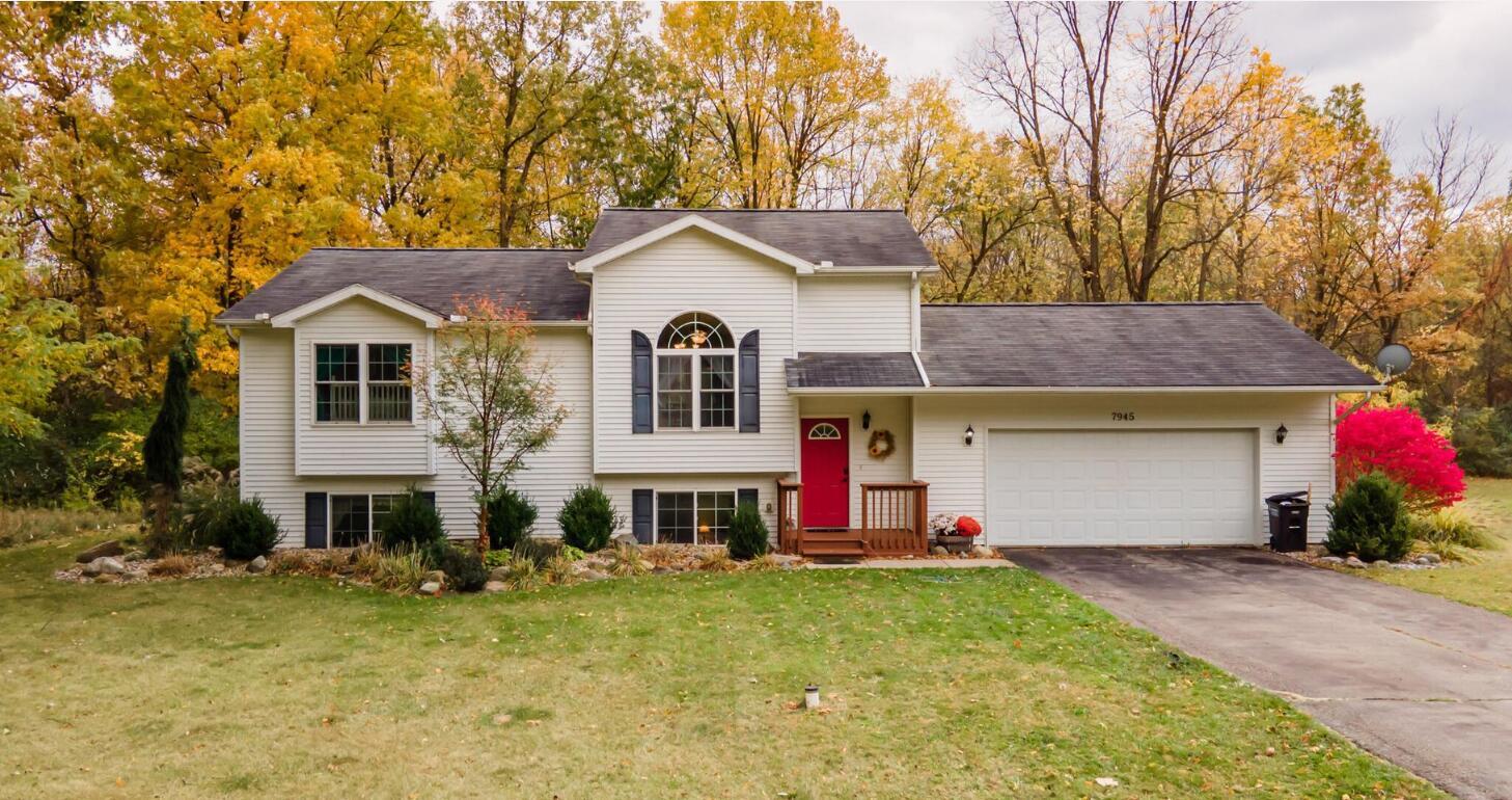 Property Photo: 7945 Village Green Lane MI 49269