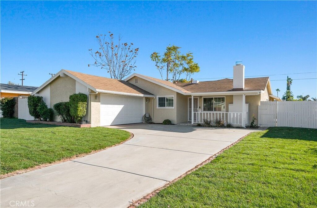 Property Photo: 1369 Alto Court CA 92404