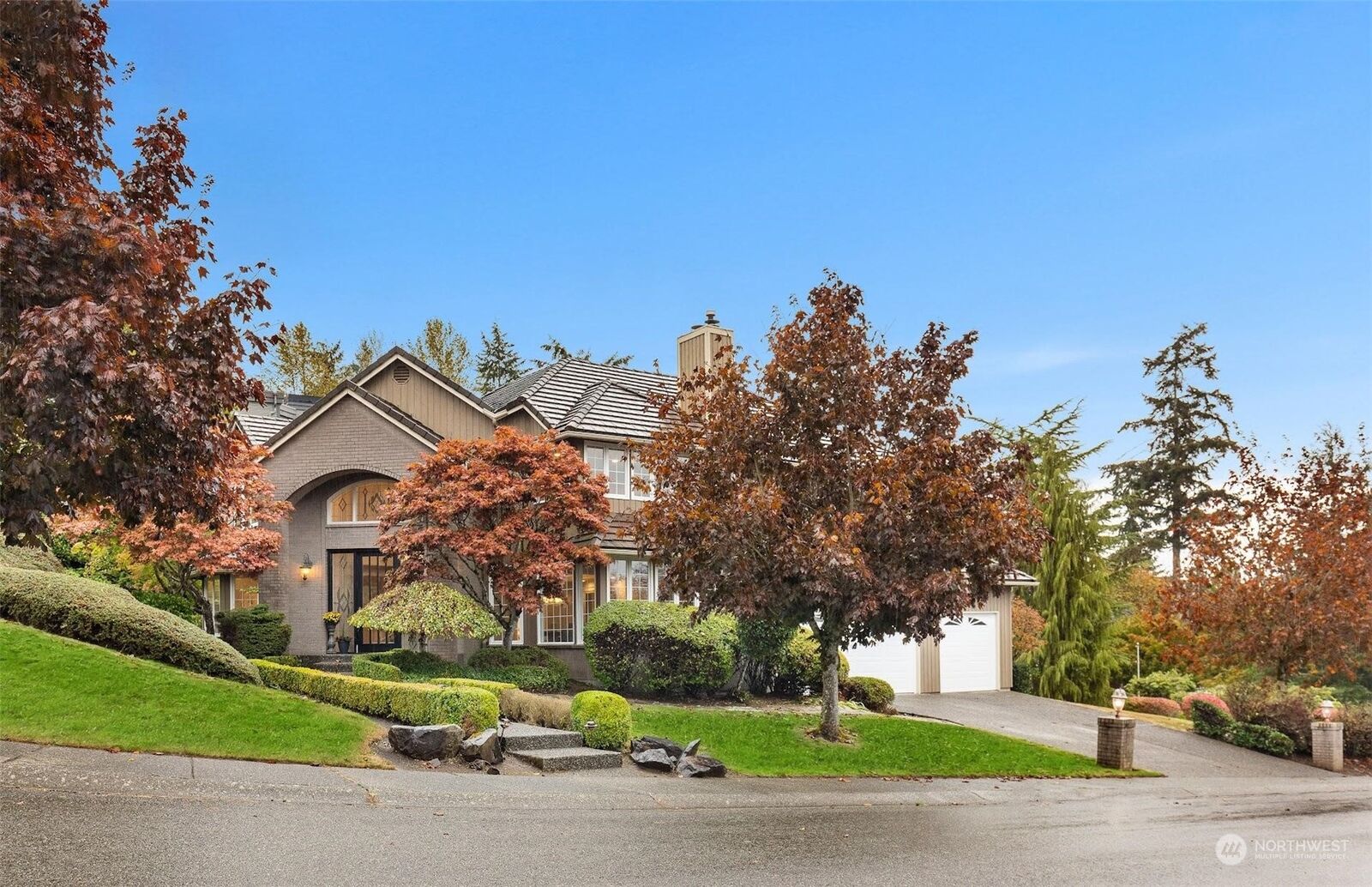 Property Photo:  6124 155th Place SE  WA 98006 