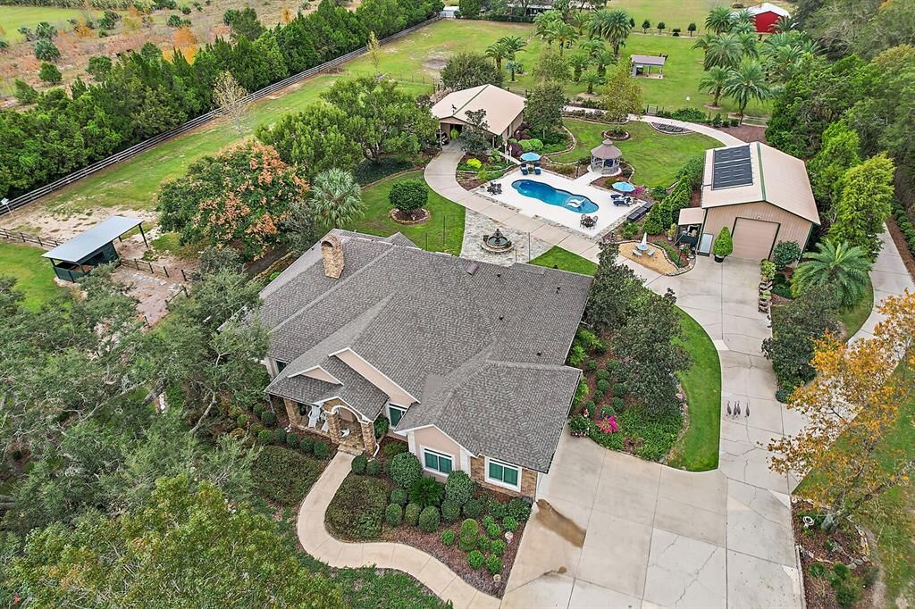 Property Photo: 20754 Camphortree Road FL 32736