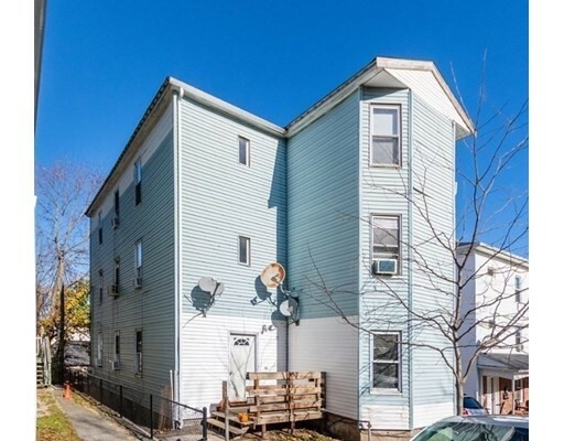 Property Photo:  29 Aetna St  MA 01604 