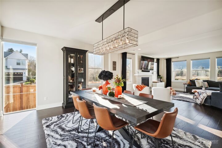 Property Photo:  1599  Glacier Avenue SE  WA 98045 