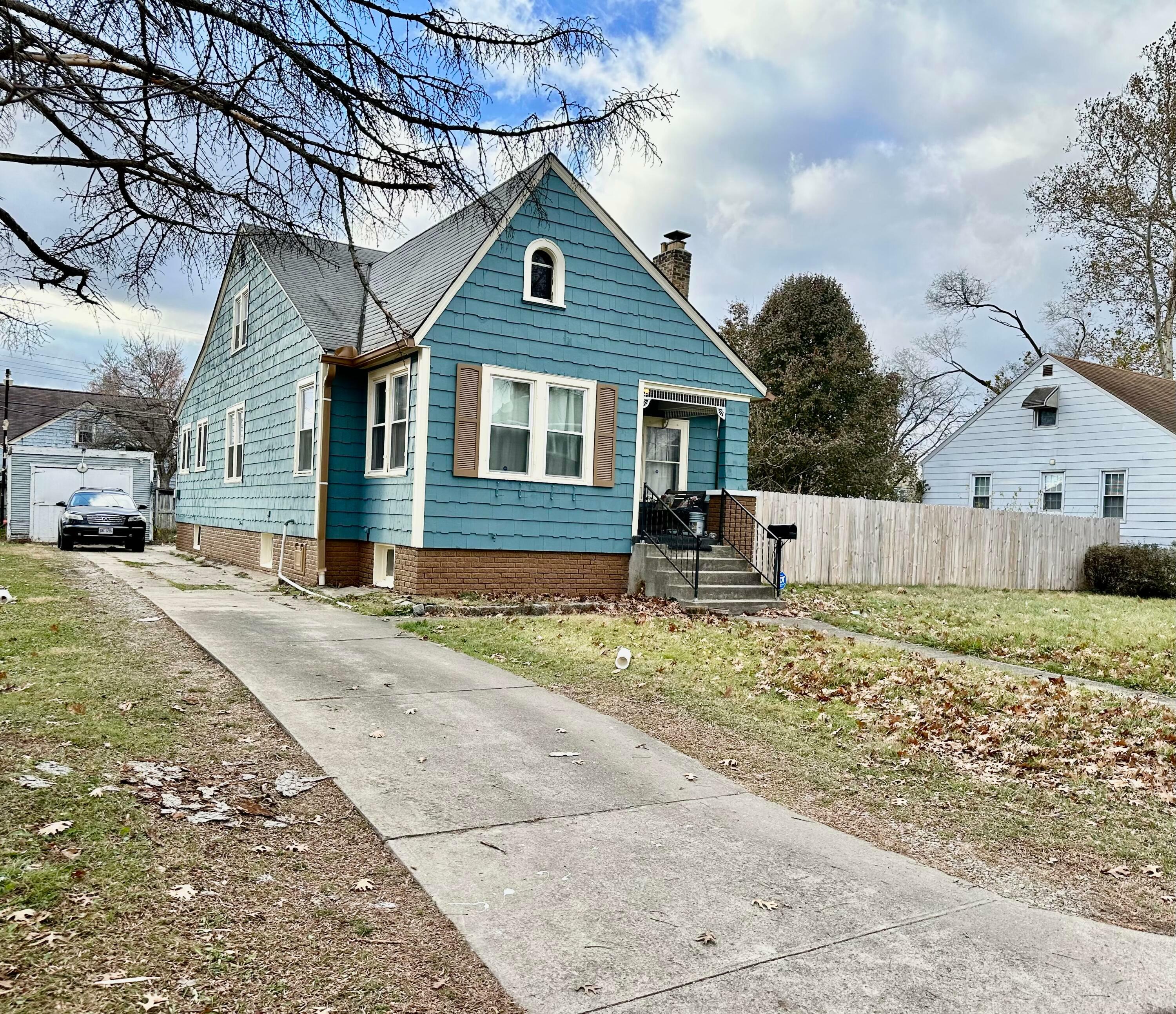 Property Photo: 575 Wrexham Avenue OH 43223