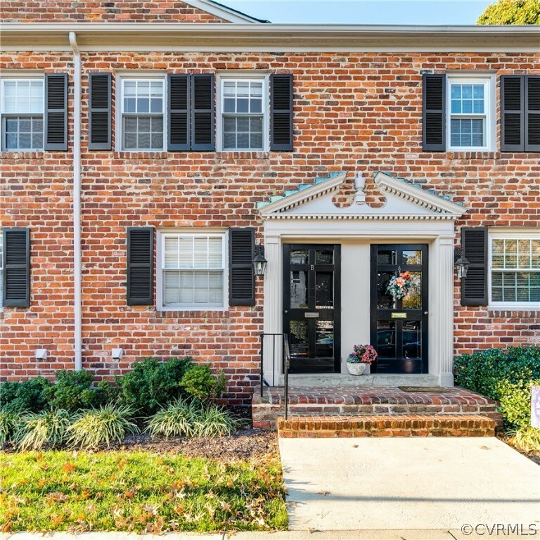 Property Photo:  703 N Hamilton Street Ub  VA 23221 